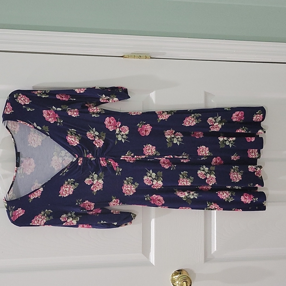 Casual dress. Navy with pink flowers. Size medium.